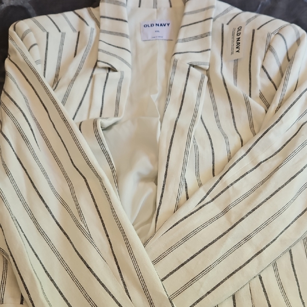 Old Navy Black and White Blazer Classic Striped Design